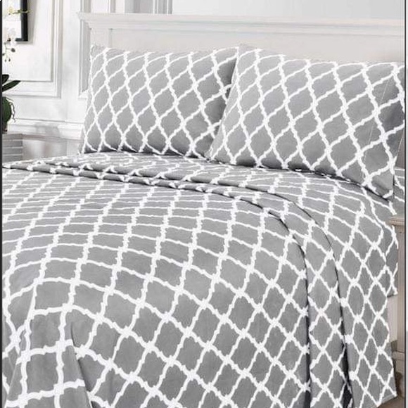 Kate & Co. Other - ⭐️SEE NEW LISTING⭐️Queen 4pc Light Grey Arabesque Bedsheets